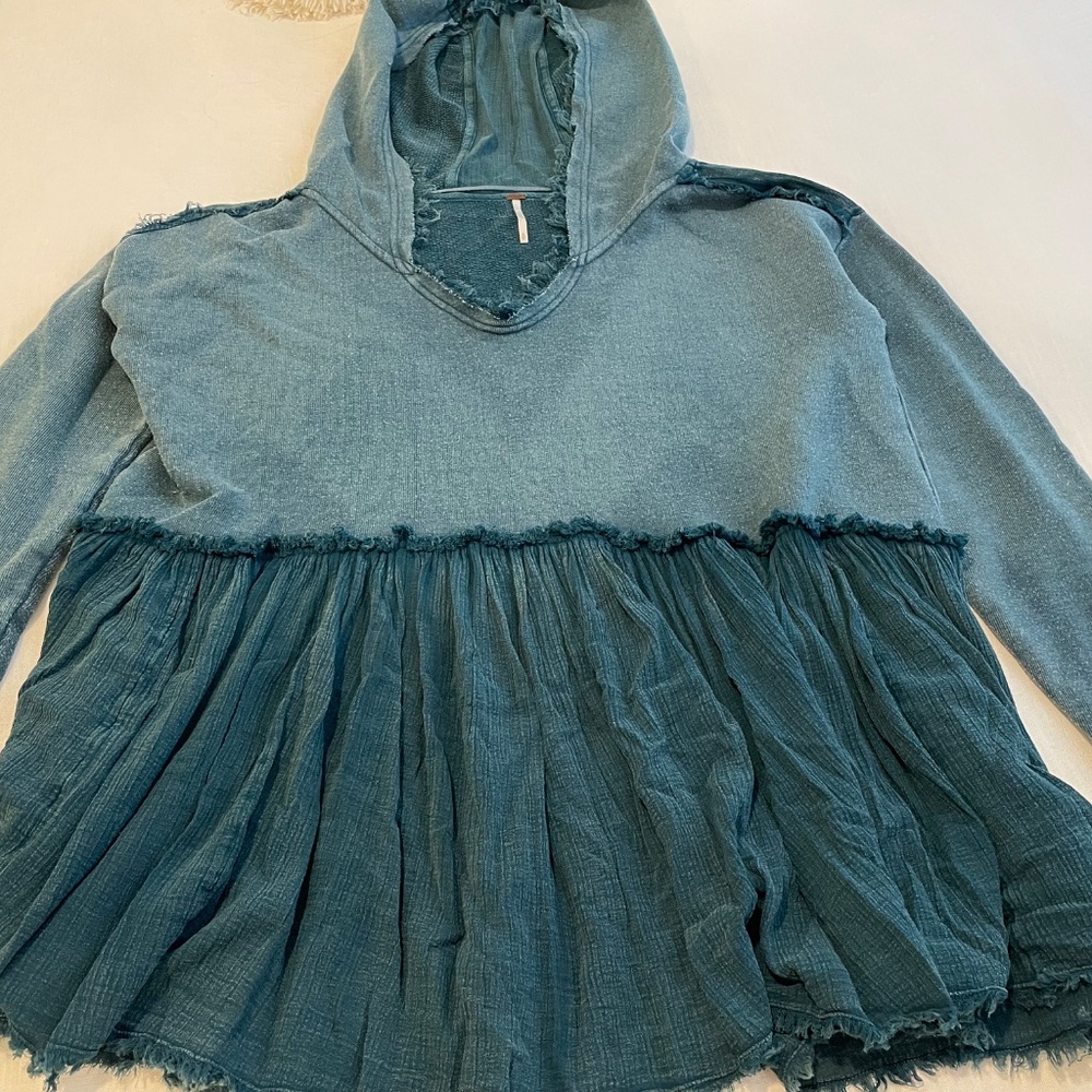 Free People Sweatshirt - Picture 2 of 2